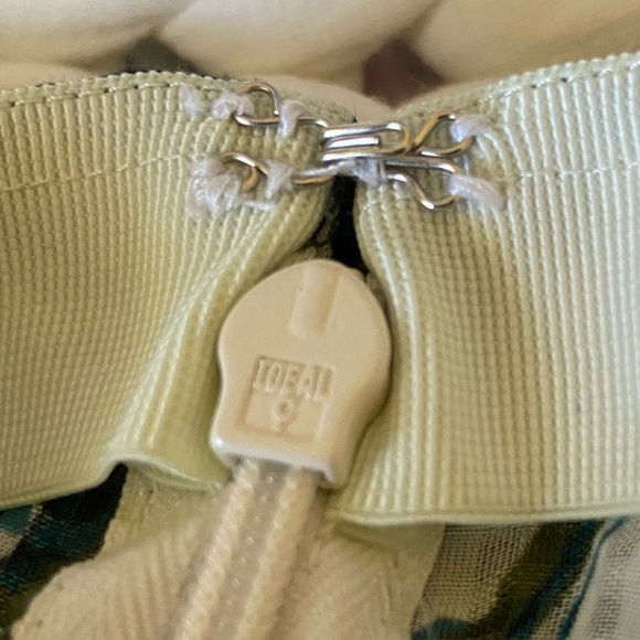 Veronica Beard floral olive green midi sized skirt size 4 - Picture 7 of 15